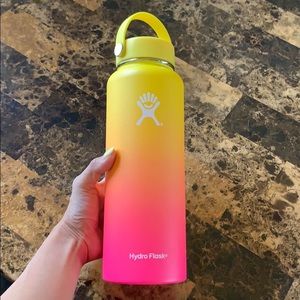 GENTLY USED Hydro Flask 40oz - Hawaii limited ed